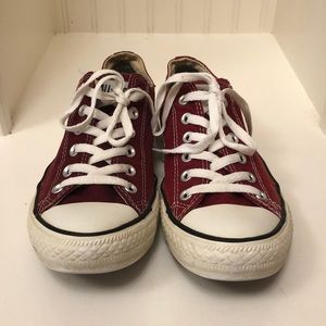 Marroon Low Top Converse